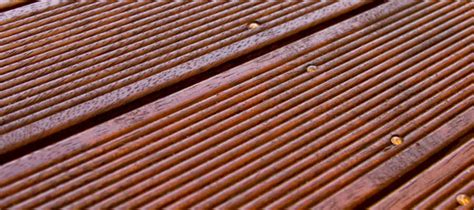 Should decking be ribbed side up or down?