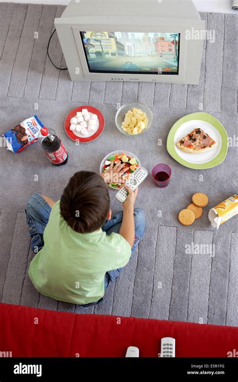 Should kids eat while watching TV?