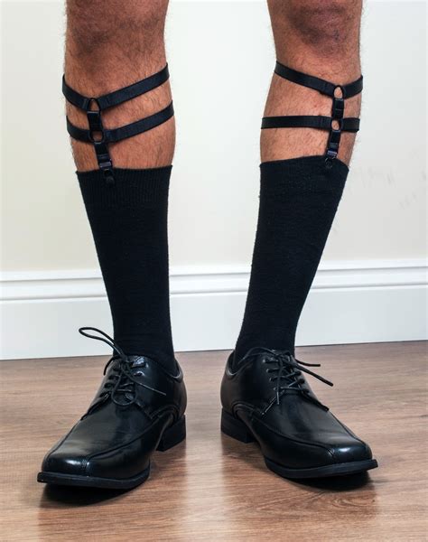 Should men wear black socks?