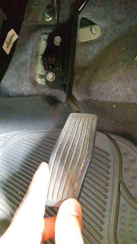 Should my gas pedal be loose?