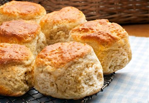 Should scone dough rest before baking?