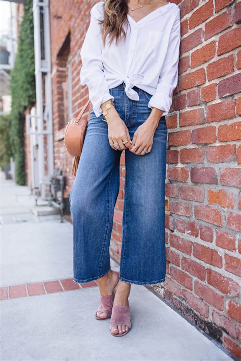 Should skinny girls wear wide leg jeans?