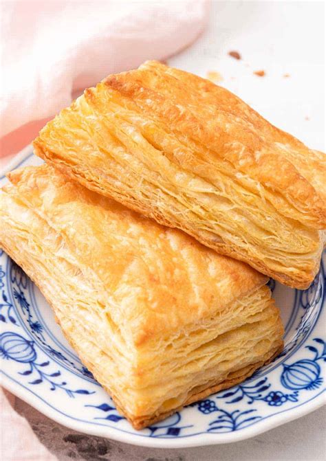 Should you bake puff pastry cold?