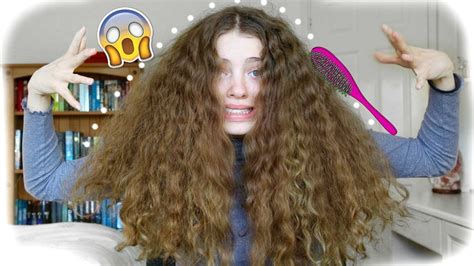 Should you brush frizzy hair?