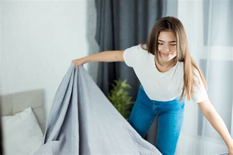 Should you make your bed or air it?