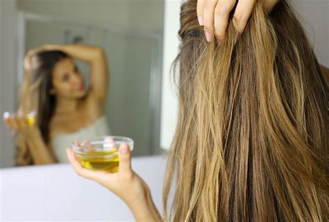 Should you oil dirty hair?