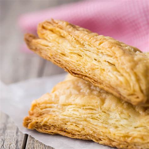 Should you refrigerate puff pastry before baking?