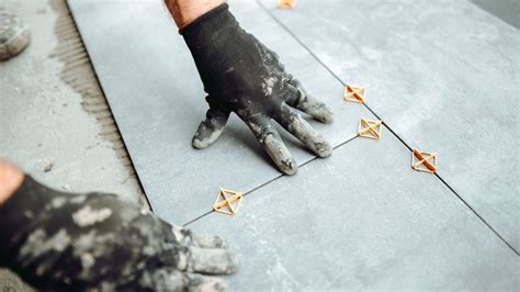 Should you soak tile before cutting?