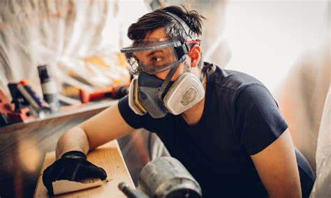 Should you wear a mask when woodworking?