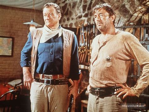 Was Robert Mitchum friends with John Wayne?