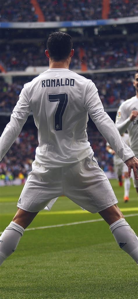 Was Ronaldo number 7?