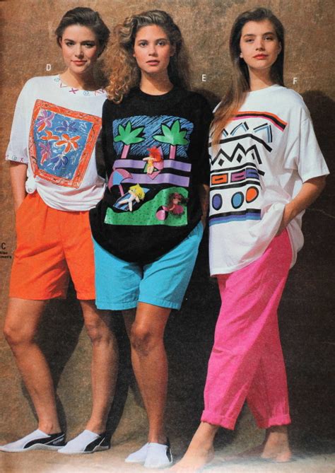 Were t-shirts popular in the 90s?