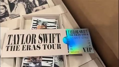 What's in Taylor Swift VIP package?