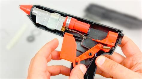 What's inside a hot glue gun?