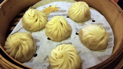 What's the difference between bao and dumplings?