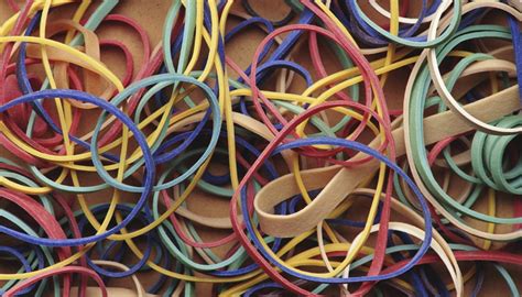 What affects the stretch of a rubber band?