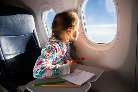 What age can a child fly alone with Wizz Air?