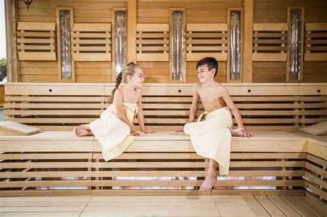 What age can a child use a sauna?
