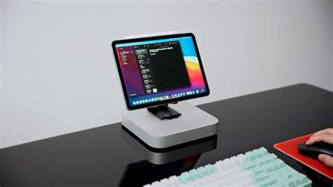 What app makes your iPad a monitor?