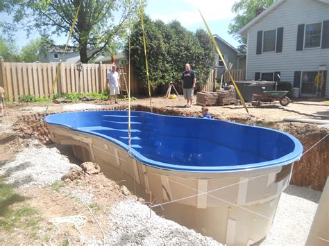 What are disadvantages of above ground pools?