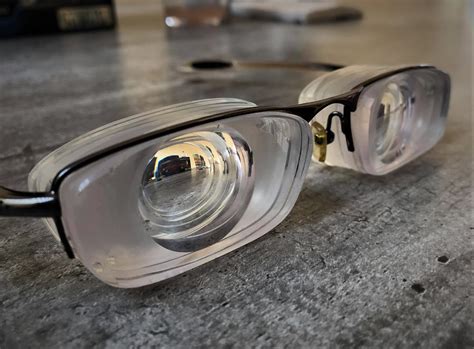 What are lenticular specs?