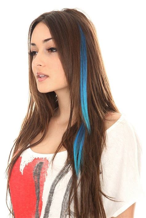 What are streaks of color in hair called?