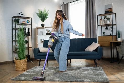 What are the benefits of being a housekeeper?