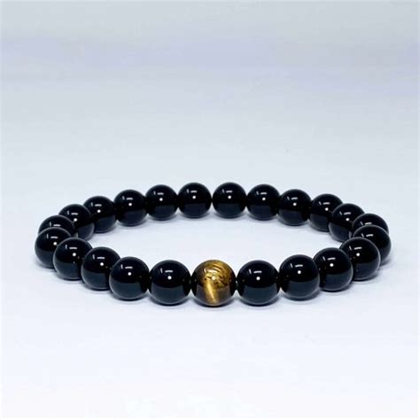 What are the benefits of black bracelets?