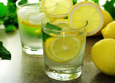 What are the cons of lemon water?