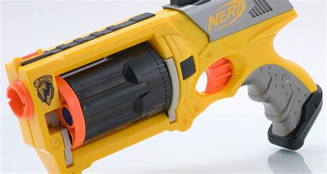 What are the disadvantages of a Nerf gun?