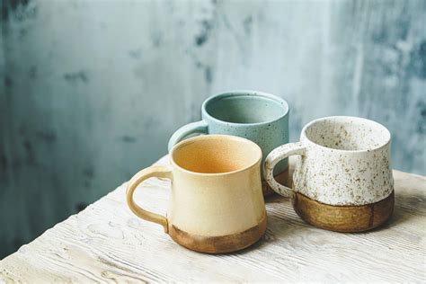 What are the disadvantages of ceramic mugs?