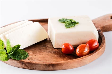 What are the disadvantages of halloumi cheese?