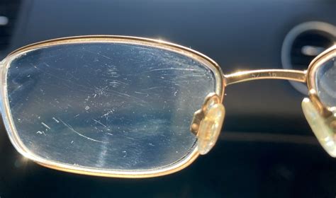 What are the effects of scratched glasses?