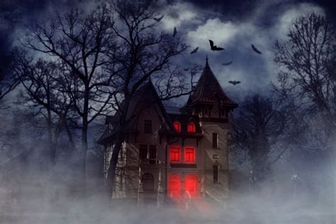 What are the features of a haunted house?