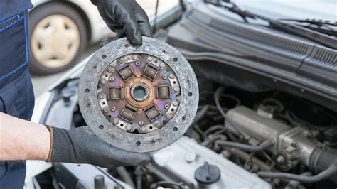 What are the first signs of clutch failure?