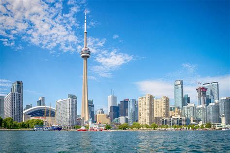 What are the largest cities in Canada?