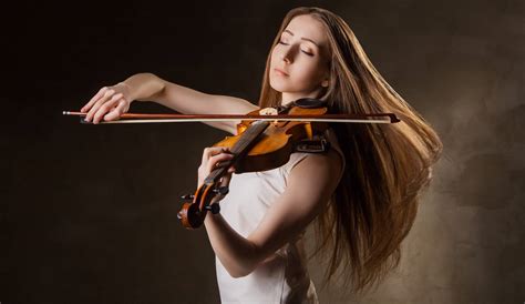 What are the problems with playing violin?