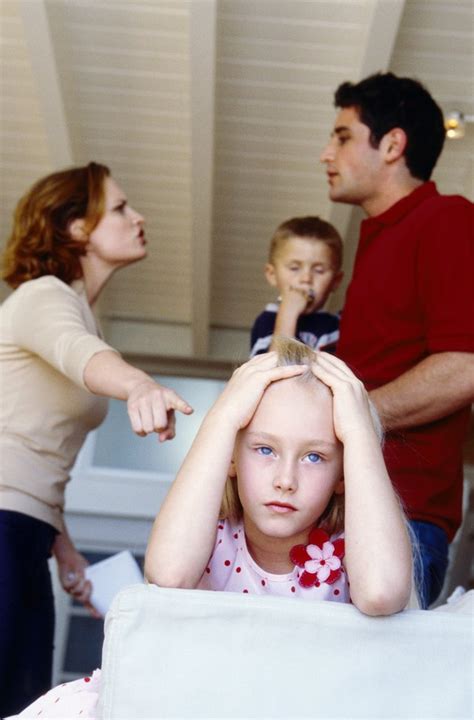 What are the psychological problems of children in broken families?