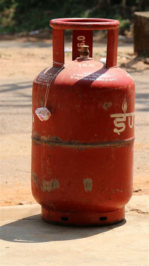 What are the risks of LPG?