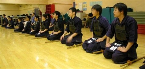 What are the rules for Japanese sitting?