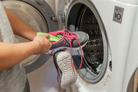 What are the rules for washing shoes?