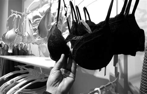 What are the side effects of wearing a bra?