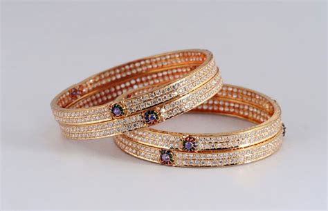 What are the three types of bangles?