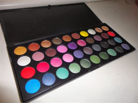 What can I do with old makeup palettes?