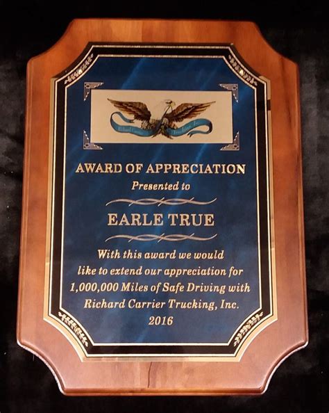 What can you do with trophy plaques?