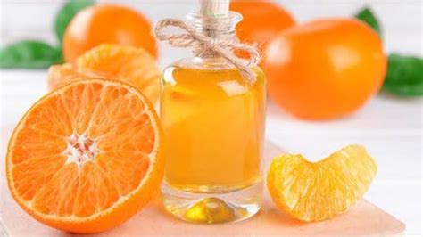 What chemicals are in orange peel oil?