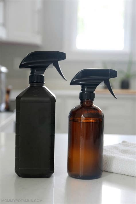 What cleans better vinegar or hydrogen peroxide?