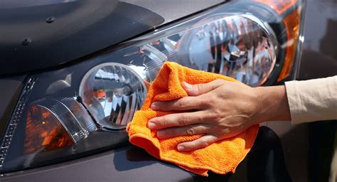 What cleans headlights really good?