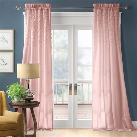 What color curtains go with any décor?