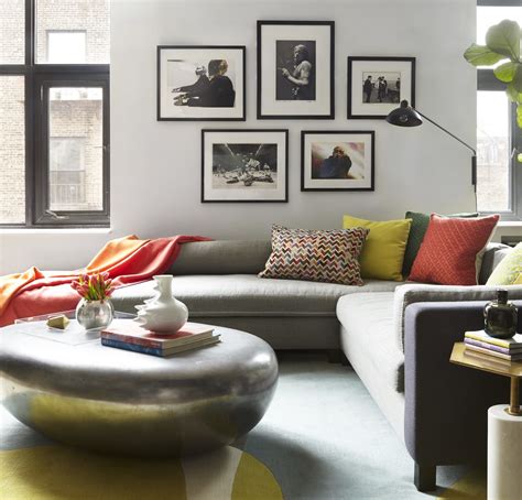What color cushions go with grey sofa?